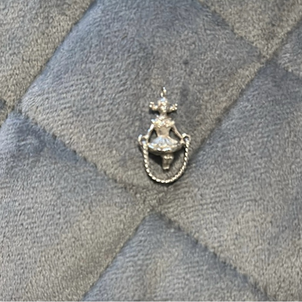 Sarah Coventry Skip Silver Pendant